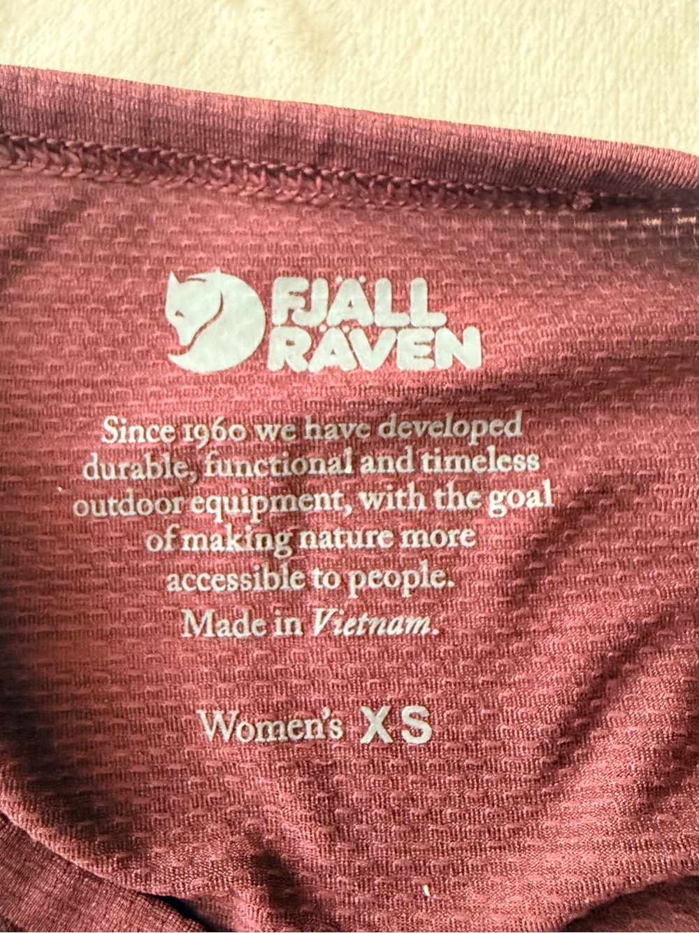 Fjallraven Women's Abisko Lite Short Sleeve T-Shirt - XS Maroon / Burgendy - Picture 4 of 8